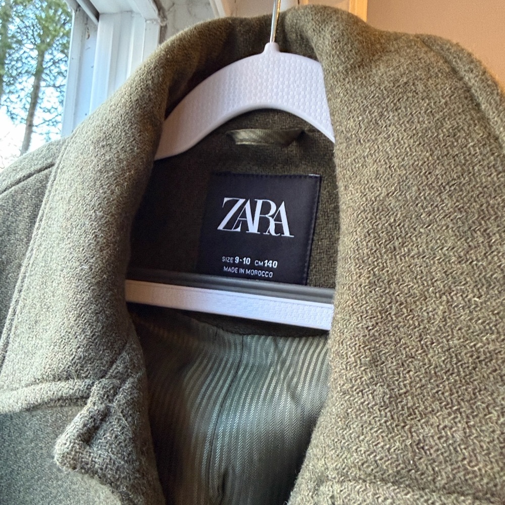 ⭐️Host Pick⭐️ Zara Kid’s Olive Green Coat- newer worn! Size 9-10 - Picture 3 of 5